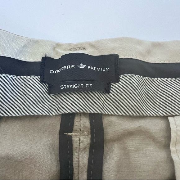 Dockers Premium Men’s Flat Front Straight Fit Khaki Pants - Picture 10 of 14